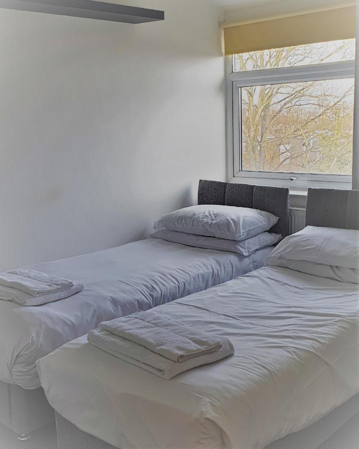 شقة Swindon Old Town Duplex - Entercloud9Sa المظهر الخارجي الصورة