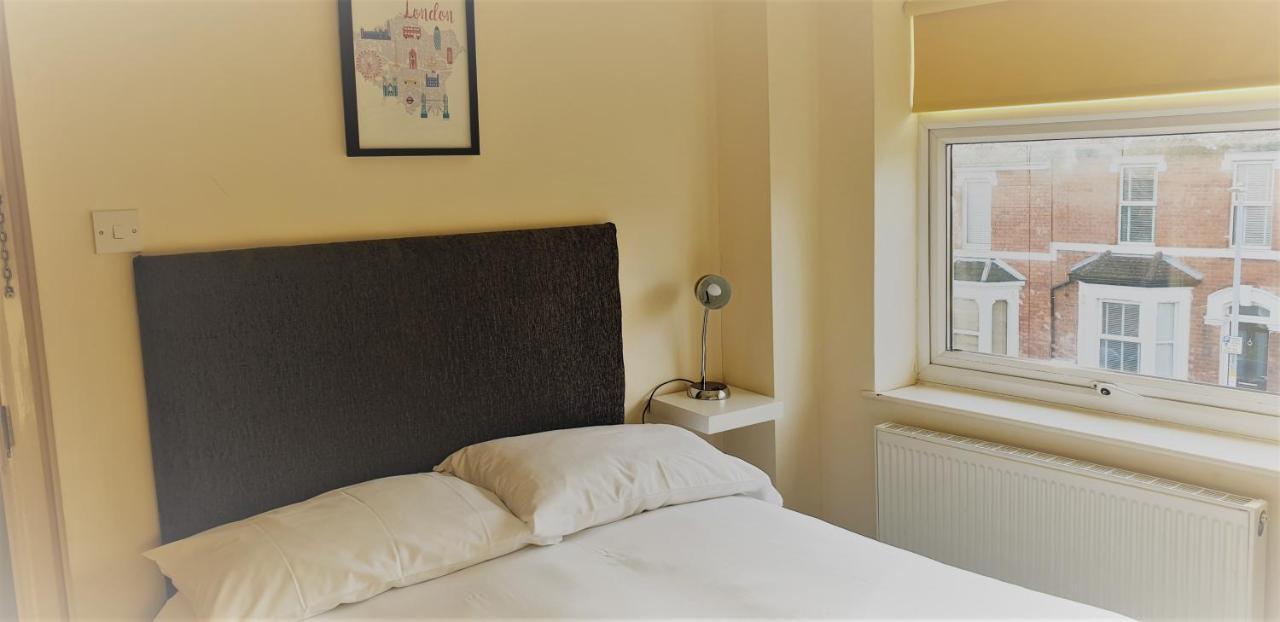 شقة Swindon Old Town Duplex - Entercloud9Sa المظهر الخارجي الصورة
