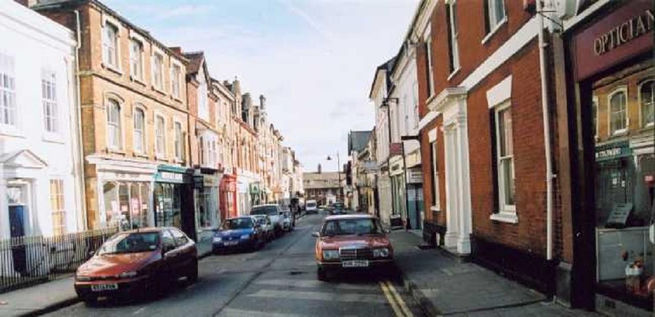 شقة Swindon Old Town Duplex - Entercloud9Sa المظهر الخارجي الصورة