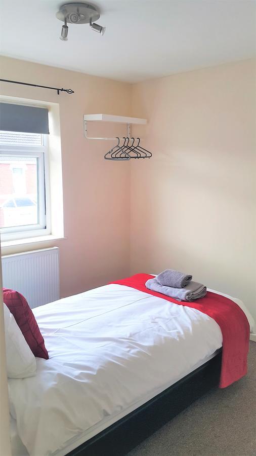 شقة Swindon Old Town Duplex - Entercloud9Sa المظهر الخارجي الصورة